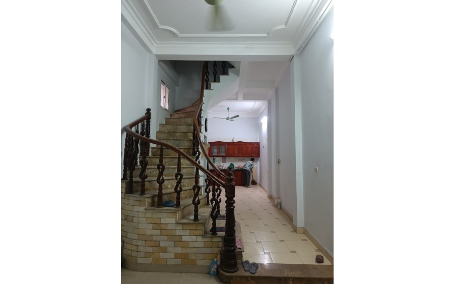 Cho thuê nhà trong ngõ 105 Bạch Mai, Hai Bà Trưng, 40m - 4tầng 6 ngủ - Giá 13 triệu, ở GĐ, KD